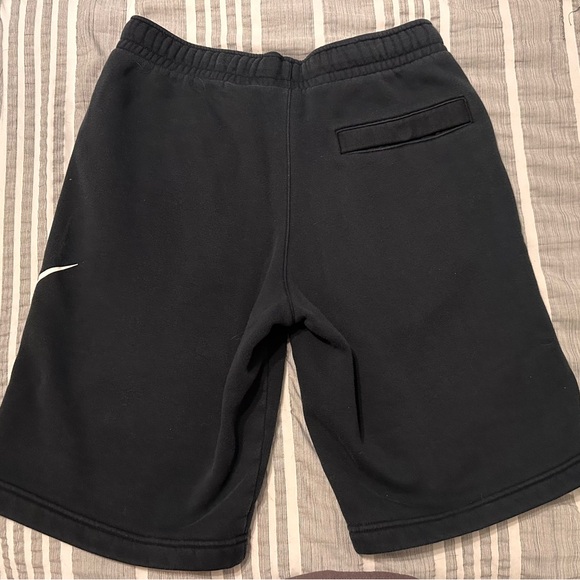 Nike men’s shorts, size small, black - Picture 2 of 3